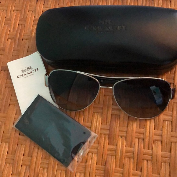 Coach sunglasses - Picture 3 of 5